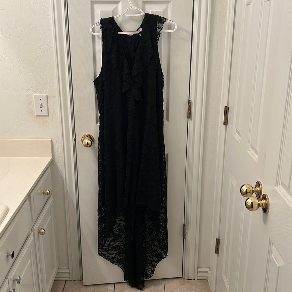 Black sleeveless dress with lace